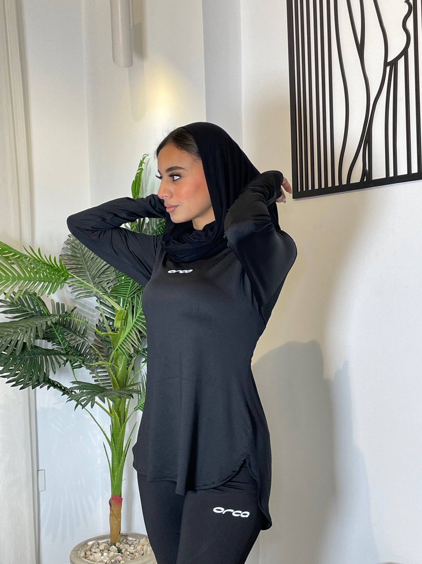 تيشرت تمرين كابيتشو طويل - بفتحة إصبع (Dry Fit)